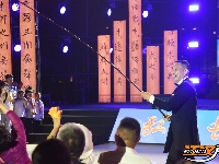 荆楚“红色文艺轻骑兵”志愿服务情聚荆州