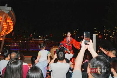 荆门园博园夜游点亮“文化不夜城”：传统与潮流的碰撞拉满松弛氛围