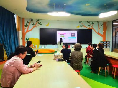 银龄玩转短视频！绿景苑社区“银龄”志愿学堂第四课开讲啦