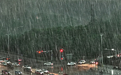 今天南方强降雨进入最强时段 北方持续晴热天气
