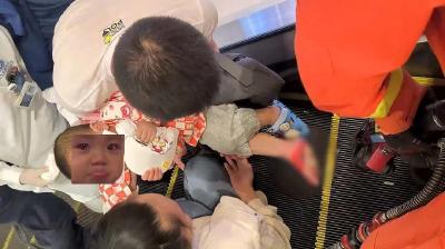 从吸睛到“吞脚”只需一个动作 爱穿洞洞鞋的必看