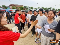 图集 | 2025年高考首日现场直击