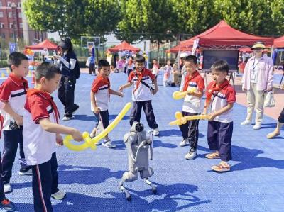 武汉光谷未来学校举办“六一”科技嘉年华