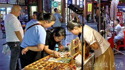 宣恩：“一元摊”激活城市烟火气