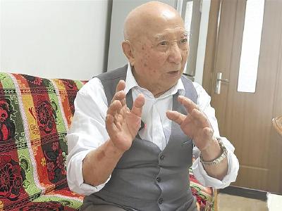 孩子剧团101岁老团员叶伟才难忘抗战救亡岁月 周恩来摸着他的头赞许“很勇敢”