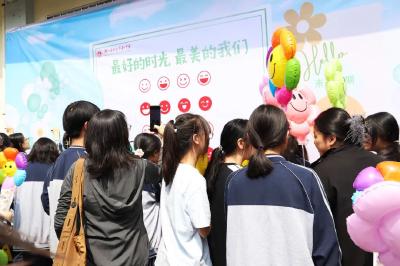 恩施：毛琼心理健康硒都名师工作室研讨活动