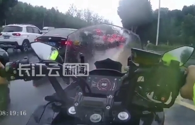 “放心，绝对到！”距开考仅12分钟，武汉警方护送考生顺利赴考