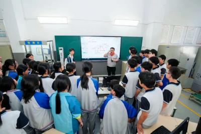 2025年湖北省92所技工院校，计划招生6万人！
