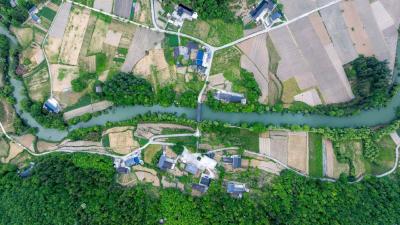 从“点上盆景”到“面上风景”——鹤峰县样板带探索和美乡村全域旅游振兴新路