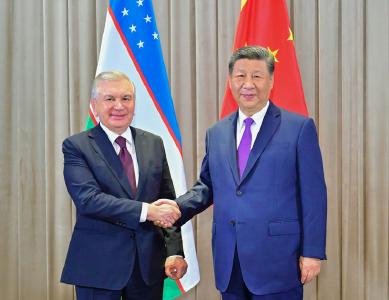 习近平会见乌兹别克斯坦总统米尔济约耶夫