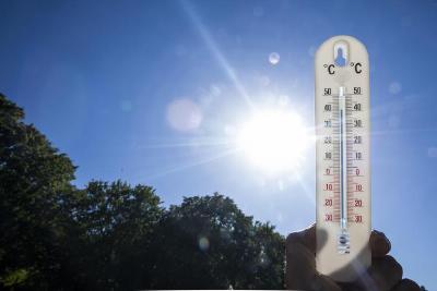 高温、暴雨预警齐发 京津冀局地最高气温超40℃