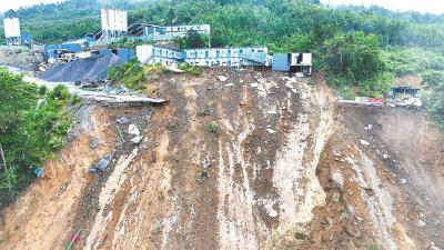 深读丨5000立方米山体倾泻而下，“零伤亡”怎么做到的