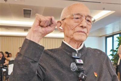 92岁游本昌：入党是新的开始