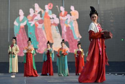 从不断“上新”的服装，可以读懂什么？