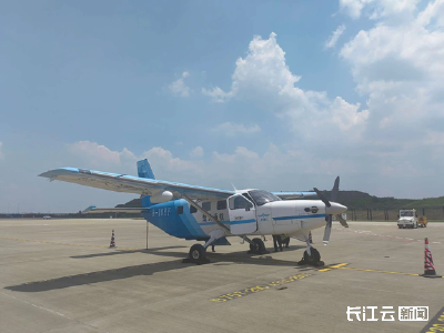 “鄂州⇌十堰”2小时直达 湖北首条通航货运航线验证飞行成功