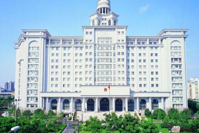 武汉市人民政府追授万松、蒋仲超同志武汉市先进工作者称号