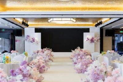 婚礼大屏惊现20秒不雅图片 新人颜面扫地 谁该负责？