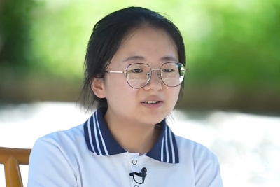 “玻璃娃娃”世界不设限：教育是一朵云推动另一朵云