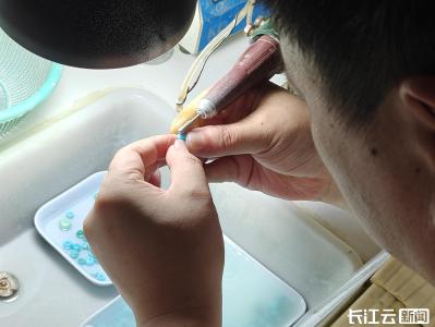 活力中国调研行丨仙山、碧水、美石……十堰如何点“绿”成金？  
