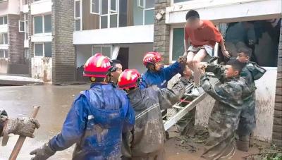 甘肃消防救援总队：目前已救出被困群众443人