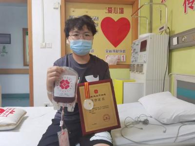 00后小伙试用期请假5天，去医院干了件大事……