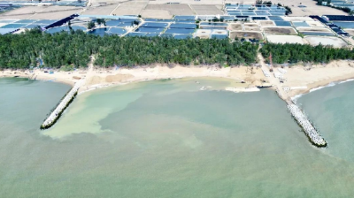 海南省乐东佛罗镇大角湾海岸带生态修复项目丁坝施工全部完成