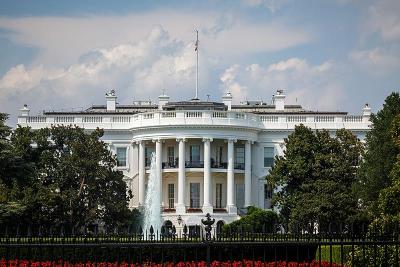 白宫：特朗普已签署行政令 将对加拿大关税税率上调至35%