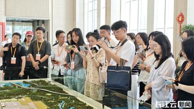 活力中国调研行丨央媒记者团走进鄂州花湖机场，感受“4小时全球到舌尖”的鄂州速度