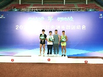 图集丨田径赛场龙争虎斗 湖北少年青春激扬
