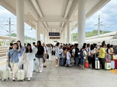 铁路部门优化学生预约购票服务