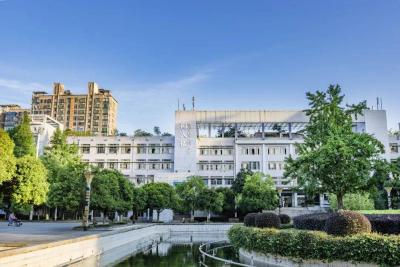 大搞学术腐败 侵吞巨额科研经费！一高校博导被“双开”
