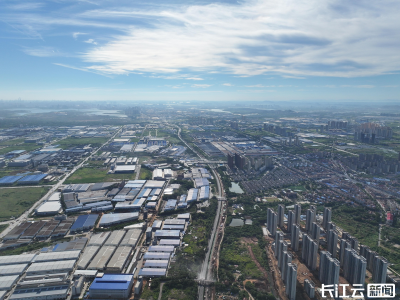 车道拓宽提速 汉宜高速改扩建首次完成9座天桥拆除