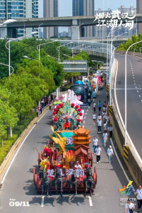 闪现武汉街头的花车，究竟有什么来头？