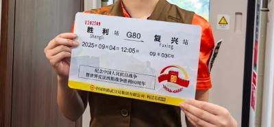 阅兵结束了，他们还在带来感动！