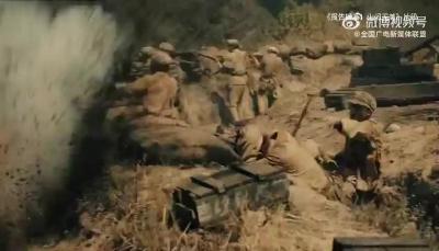 00后陪老兵送遗物，70年承诺护山河，《报告班长！山河无恙》敬英烈！