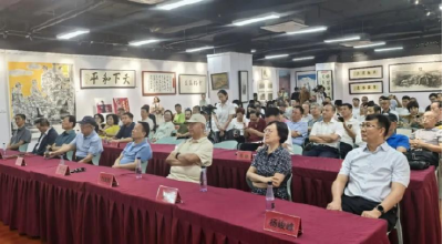 纪念抗战胜利80周年美术书法作品展在武汉开幕