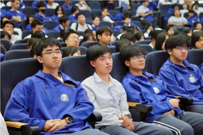 高中同班同寝同桌！他们仨又考上同一大学同一专业