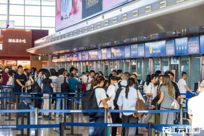 武汉天河机场“双节”假期预计运送旅客79.4万人次