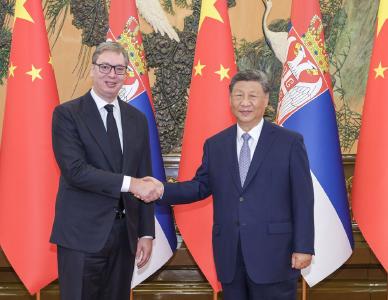 习近平会见塞尔维亚总统武契奇 