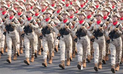 走上长安街、走过天安门，湖北24位女民兵参阅