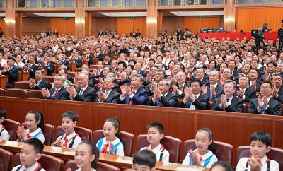 纪念中国人民抗日战争暨世界反法西斯战争胜利80周年文艺晚会《正义必胜》在京隆重举行 习近平等出席观看