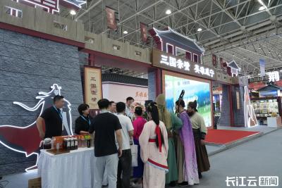 文博会爆款！咸宁这瓶“可阅读的水”惊艳全场