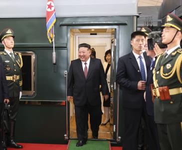 朝鲜劳动党总书记、国务委员长金正恩抵达北京