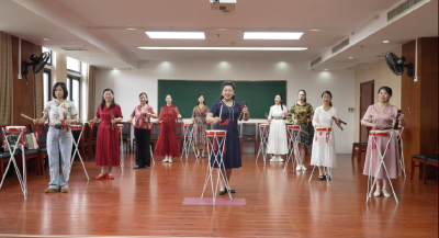 爷爷奶奶们开学忙！湖北省老年大学今天开学啦