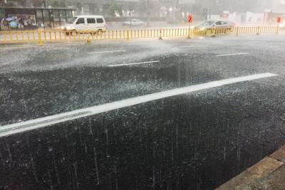 蓝色预警生效中 多地将迎暴雨出门注意带伞