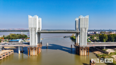 2650吨“巨无霸”升空！武汉右岸大道开启桥今天试通车