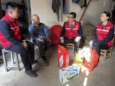 重阳送暖传美德，政企携手护夕阳