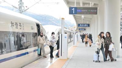 今年前三季度全国铁路发送旅客35.4亿人次