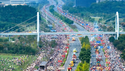 紧密结合惠民生促消费，做强国内大循环——武汉党员干部群众学习领会党的二十届四中全会精神之五
