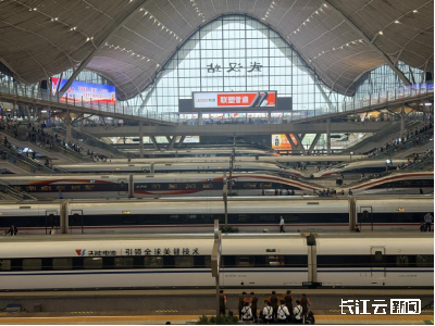 国庆返程攻略来袭 武汉火车站加开高铁力保畅通